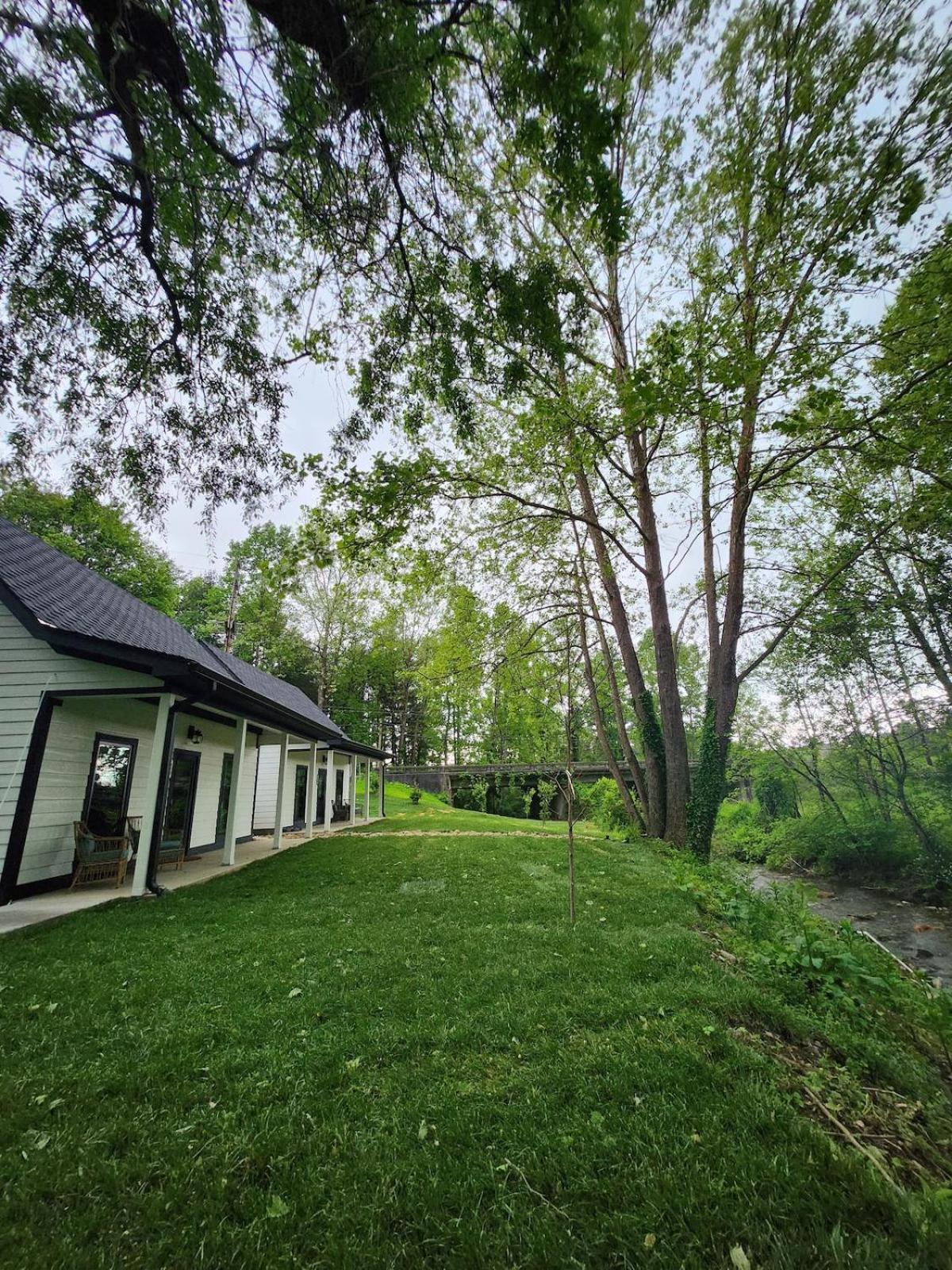 Life'S Good Retreat Bear Cottage Brevard Exterior foto